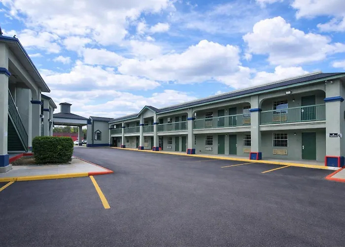 Inn Rodeway Near Hood 4*